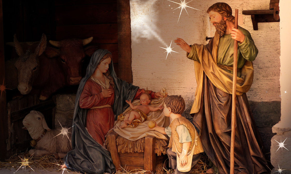 Large outdoor Nativity set display