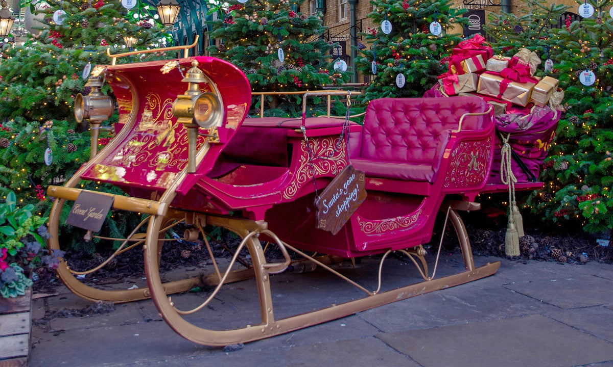 Outdoor Santa sleigh